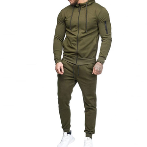 Survêtement en coton à col ras du cou personnalisé pour hommes et femmes Vêtements de sport d'hiver avec fermeture à glissière noire Survêtements de dernière conception - Product Image 2