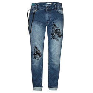 กางเกงยีนส์ผู้ชายแบบสั่งทำพิเศษสำหรับฤดูร้อน คุณภาพพรีเมียม ผ้าแคนวาส สไตล์ลำลอง สตรีทแวร์ พร้อมลายปักแบบสั่งทำ โรงงานขายส่ง - Product Image 2