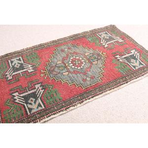 Tapis turc vintage 1,8x3,1 pi (54x95 cm), tapis uni rouge vert - Product Image 1
