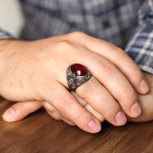 Bague pour homme en argent sterling 925, ovale, ambre rouge feu naturel, style hip-hop tendance, sertissage clos, idée cadeau élégante - Product Image 1