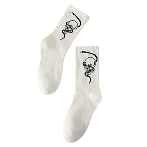Chaussettes de cheville business à coupe basse Chaussettes athlétiques de base en coton Chaussettes OEM invisibles pour hommes - Product Image 1