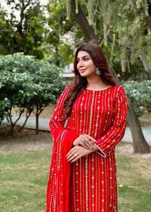 Beau costume de créateur-Plazzo et Dupatta avec fil et séquence avec travail de perles - Product Image 3