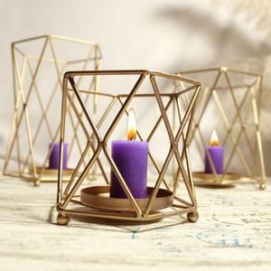 Porte-bougie en fil métallique, décoration minimaliste pour la maison, support de bougie, accent artistique moderne pour un éclairage d'ambiance doux et chaleureux - Product Image 2