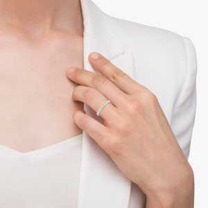 Anillo de Eternidad con Diamantes Amarillos y Blancos de 1.00ct Engastados en Canal en Oro Blanco de 14k - Product Image 1