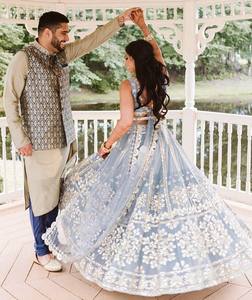 Tenue de mariage pour femmes adultes de style indien et pakistanais, Lehenga Choli en tulle de haute qualité avec travail Zari, Blouse en satin Banglori et Dupatta - Product Image 4