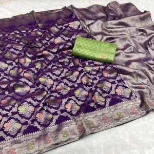 ชุดส่าหรีพิมพ์ลายสวยงามน้ำหนักเบาสำหรับผู้หญิงเหมาะกับเทศกาลบูชาและงานวัฒนธรรม - Product Image 4