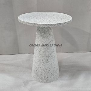 Moderna mesa de centro pequeña con acabado de aceite de leche, diseño de silla lateral de lujo para casas de familia, salas de estar y salas elegantes - Product Image 1