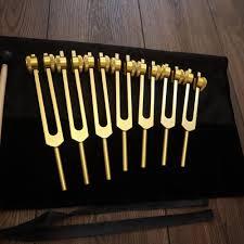 Diapasons lestés dorés Chakra 9 et Solfeggio 9, 18 diapasons de guérison pour fournitures de laboratoire - Product Image 4