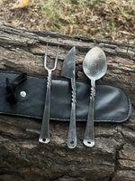 Ensemble de cuillères vikings faites à la main avec pochette en cuir, design religieux antique et moderne, gravées, écologiques, en fer, pour la décoration intérieure