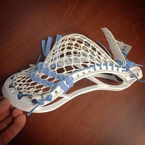 Bâton de lacrosse défensif personnalisé, fort pour la défense/le milieu de terrain, manche de lacrosse haute résistance avec fabrication personnalisée - Product Image 3