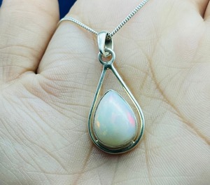 Bisel de piedras preciosas de ópalo etíope hecho a mano, collar llamativo, colgante y dijes de plata fina - Product Image 2