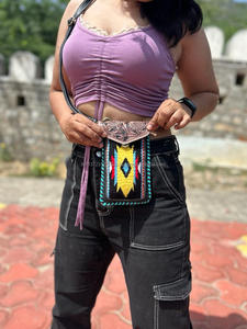 Nuevo Western Tooled Jacquard cuero teléfono Crossbody Sling monederos Vintage Multi Azteca tela único acolchado pequeño muñequera monederos - Product Image 3