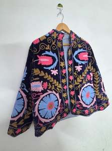 Chaqueta Bordada Suzani Floral India al por Mayor, Abrigos Tradicionales Suzani Únicos, Fabricante de Chaquetas Bordadas de Jaipur - Product Image 4