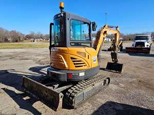 Miniexcavadora CX37C con Motor Yanmar, Componentes Hidráulicos Huade, PLC y Caja de Cambios - Product Image 6