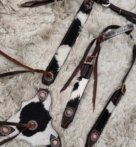 Premium Seasonal Horse Tack Set Collar de pecho de cuero de lujo para diseños occidentales de caballos de tiro completo - Product Image 2