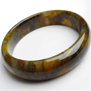 Bracelet artisanal en résine moderne pour femmes, nouvelle collection de bracelets de style ange pour fête et mariage, modèle de bijoux à motifs - Product Image 2