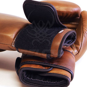 Nueva llegada Guantes de boxeo de diferentes colores para los hombres Hechos en guantes de boxeo de cuero en el precio al por mayor - Product Image 4