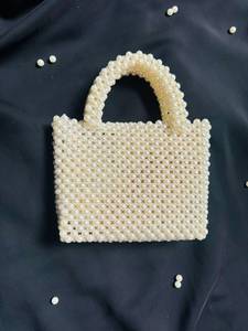 Sac de rangement moderne fait à la main perlé ivoire perlé | Grand sac à bandoulière durable portable en plastique pour une utilisation en garde-robe - Product Image 2