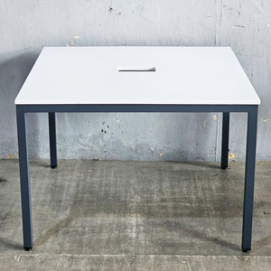 โต๊ะทำงานแบบคลัสเตอร์ขาเหล็ก UConcept รุ่นร่วมสมัย ขนาด 120x120 ซม. สำหรับ 2 คน พร้อมเมลามีนลายไม้ HBUC013 - Product Image 4