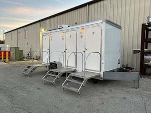 Toilettes mobiles VIP Cargo à 3 postes + LIVRAISON GRATUITE POUR TOUTES LES PERSONNES - Product Image 5