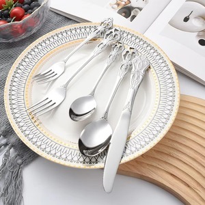 Couteau et fourchette à steak européen en acier inoxydable pour hôtel Vaisselle creuse à relief créatif en vente pour cadeaux d'affaires - Product Image 3