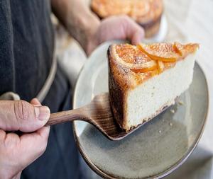 Serveur à tarte en bois Ensemble couteau à gâteau et serveur en bois d'acacia pour gâteau de mariage et fêtes d'anniversaire et événements Serveur à gâteau en bois - Product Image 4