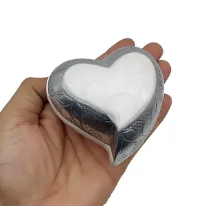 Urna de cremación de recuerdo de perla de corazón blanco con soporte Diseño hecho a mano Urna de cremación de corazón para adultos - Product Image 3