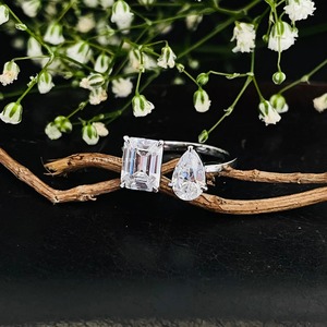 Anillos de compromiso Toi Et Moi con diamante certificado CVD IGI de Esmeralda y pera de oro macizo de 14K. Anillo de Compromiso Diamante Corte Esmeralda Pera - Product Image 4