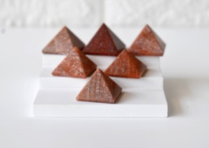 Vente en gros de mini-pyramides de guérison en cristal d'aventurine orange attrayantes pour la méditation et la décoration - Product Image 6