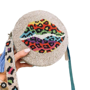 กระเป๋าทรงกล่องสายลูกปัด ปักลายดอกไม้ งานปักลูกปัดทันสมัย พร้อมสายสะพาย โดย MD HANDICRAFTS - Product Image 1