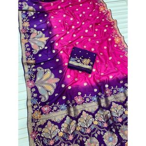 ส่าหรีผ้าไหมโดลาแท้ดีไซน์เนอร์เสื้อผ้าแนวพื้นเมืองเนื้อนุ่มไหลลื่นสี2D และ zari pallu ราคาขายส่งสำหรับงานแต่งงาน - Product Image 1