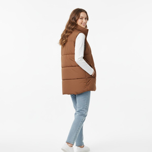 Veste matelassée rembourrée pour femmes Fournisseur d'usine OEM Vente en gros Veste d'hiver sans manches sur mesure Vêtements d'extérieur décontractés chauds et légers - Product Image 5