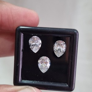 Boucles d'oreilles en diamant Moissanite en forme de poire blanche complète VVS Clarity Hip Hop Jewelry avec couleur de pierre précieuse en argent - Product Image 1