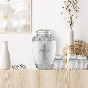 Venta al por mayor de lujo, urnas de cremación de estilo americano duraderas, suministros funerarios de latón y metal para cenizas humanas, envío directo - Product Image 5