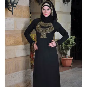 埃及长着头巾的穆斯林妇女Abaya在中东最畅销