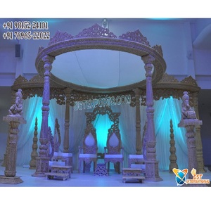 Mandap de Boda Hindú Inspirador, Diseño de Madera, Estilo Maharani, para Bodas en Sídney, Mandap de FRP con Aspecto de Madera, Mandap con Corona para Bodas Gujarati Indias, EE. UU. - Product Image 1