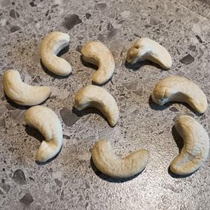 Vietnam Origin White Cashew Nuts W180 High Grade for Food Manufacturing and Ingredient Supply - Product Image 6