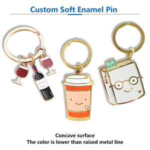 Venta al por mayor lindo dibujo animado Labubu Mini llavero esmalte suave encanto colorido llavero de Metal para regalos recuerdos