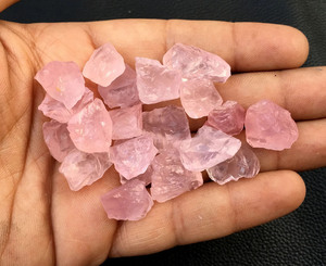 10 pièces 100% Quartz Rose Rose naturel qualité impressionnante 12-16MM pierres de cristal de guérison pierres précieuses en vrac - Product Image 1