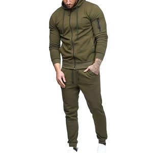 Ensemble de survêtement décontracté pour hommes en polyester léger 100 %, respirant, avec logo personnalisé, fermeture à cordon, motif uni, vente en gros - Product Image 1