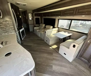 Order Used 2022 Holiday Rambler Vacationer Class a Motorhome Spacious Interiors 4-8 Passengers Vehicle Euro 5 for Sale - Product Image 3