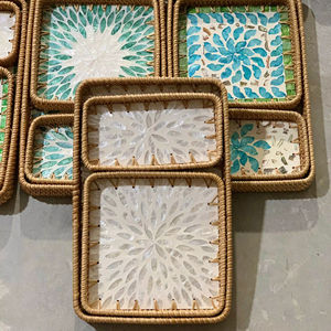 Bandeja de Ratán con Incrustaciones de Nácar, Superficie de Ratán Hecha a Mano para Exhibición en Mesa, Vietnam por 99 Gold Data - Ms Violet - Product Image 1