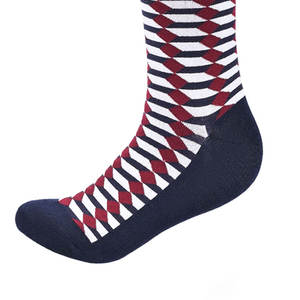 Chaussettes pour hommes en gros, personnalisées, de haute qualité, colorées, tendance, respirantes et à séchage rapide, fabriquées en tissu - Product Image 4