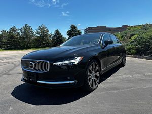 Certificado cuidadosamente usado 2023 V ol vo S90 B6 AWD Plus - Product Image 2