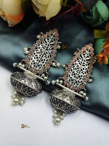 Boucles d'oreilles en argent Réplique en argent Réplique en argent oxydé fabriquée à la main Les filles portent des vêtements de fête Cascul et des boucles d'oreilles élégantes et douées - Product Image 5