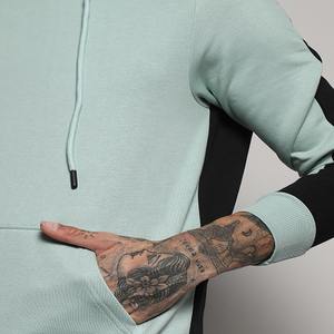 ชุดฮู้ดดี้แขนยาวผู้ชาย OEM ผ้าฝ้าย 100% สำหรับฤดูหนาว ทรงโอเวอร์ไซส์ ผ้าฟลีซ ระบายอากาศ แห้งเร็ว สีและโลโก้ปรับแต่งได้ฟรี - Product Image 6