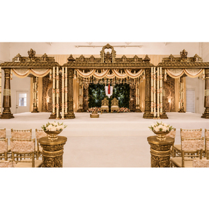 Ensemble de piliers de mariage en fibre d'inspiration dravidienne, Mandap élégant à quatre côtés, design Kalyana d'Inde du Sud, décoration royale - Product Image 1