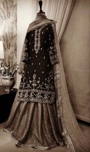 Nouvelle robe brodée sur KURTA avec brocart LEHENGA embellit les perles de verre en cristal, DABKA pour les tenues de fête/mariage @ 2022 - Product Image 2