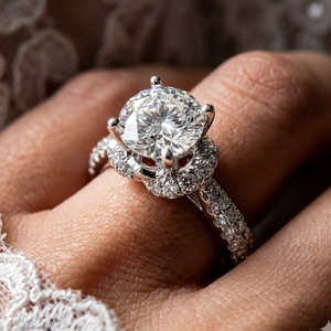 Bague de fiançailles classique en or blanc massif 18 carats de haute qualité avec diamant véritable, monture semi-encastreée à griffes, idéale pour les fêtes et mariages - Product Image 2