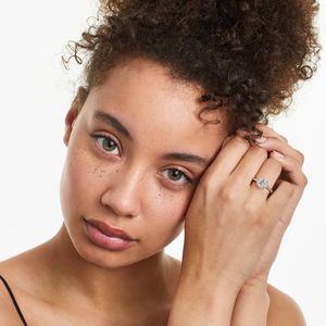 Bague de fiançailles en diamant pavé à bords tombants pour toutes les occasions, tous les endroits, toutes les fêtes - Product Image 6